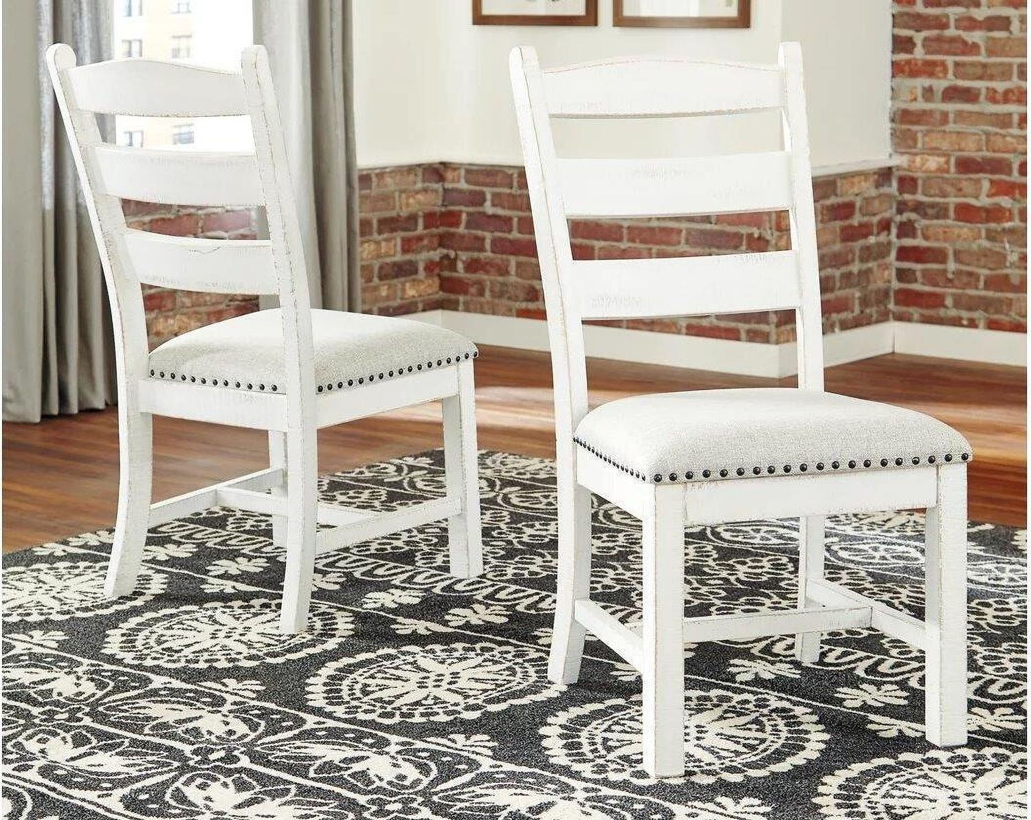 Valebeck Beige Dining Upholstered Side Chair (2/CN) D54601