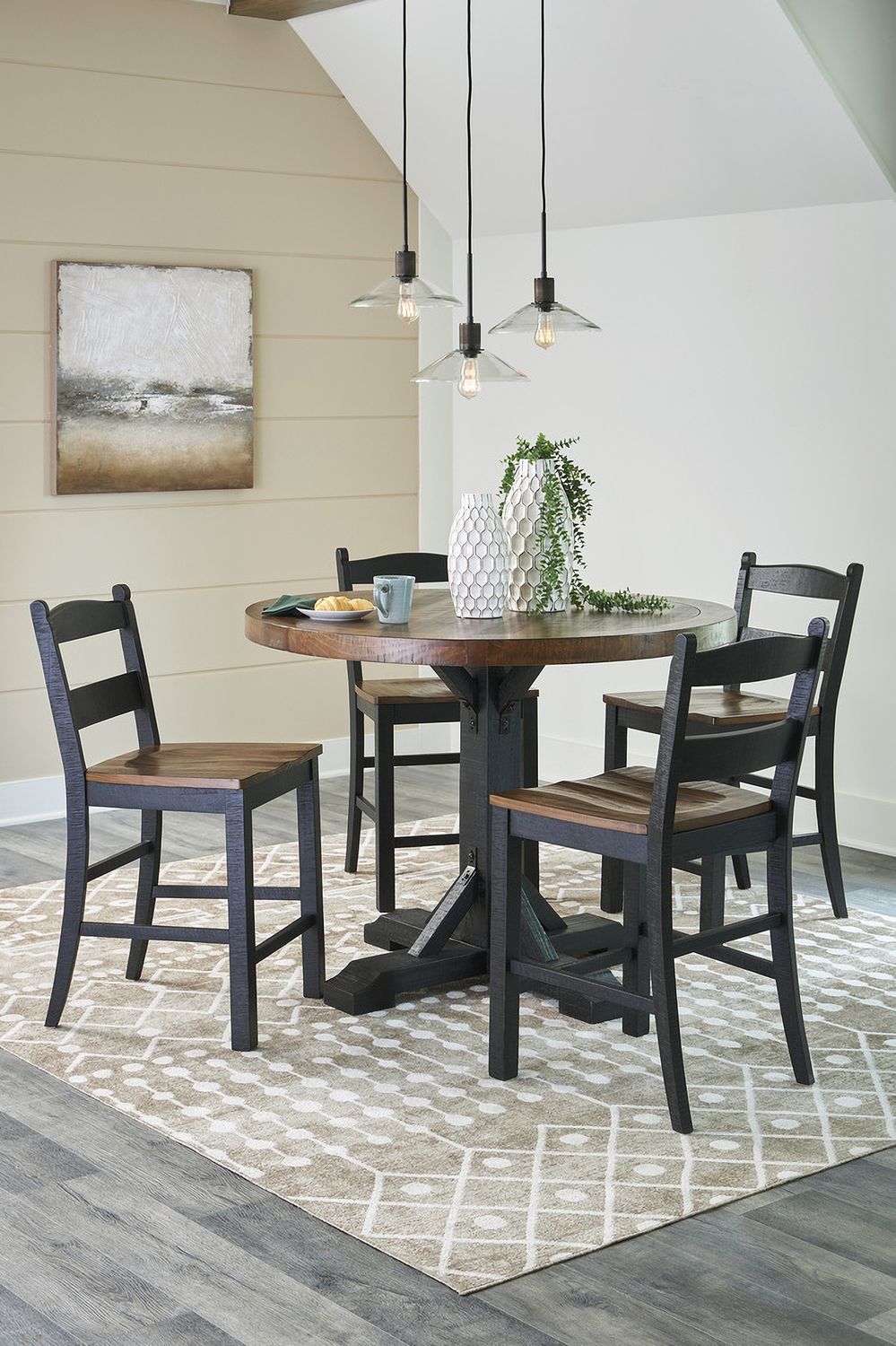Valebeck Black/Brown Counter Height Barstool Set of 2 D546724