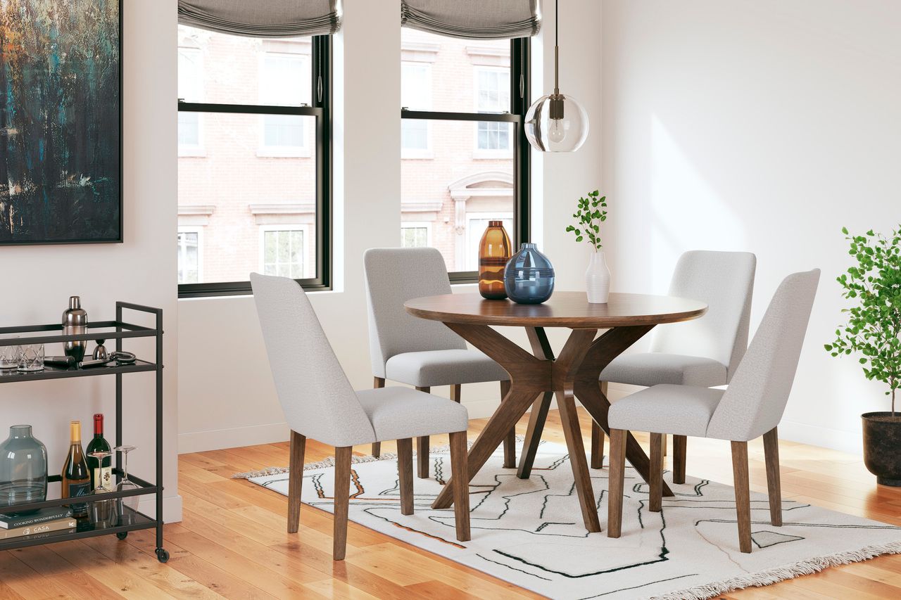 Lyncott Brown Round Dining Room Table D61515