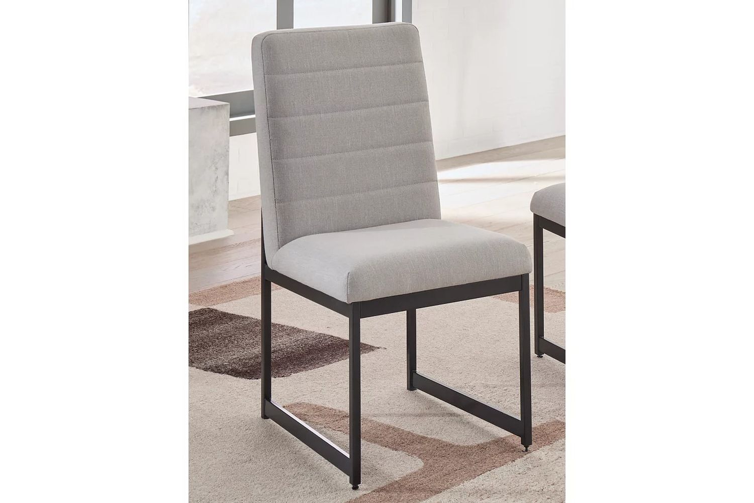 Tomtyn Dining Room Set In Light Brown D622D1
