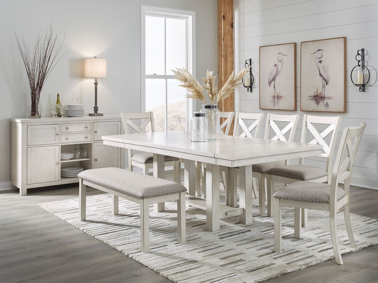 Robbinsdale Dining Room Set In Antique White D642D3