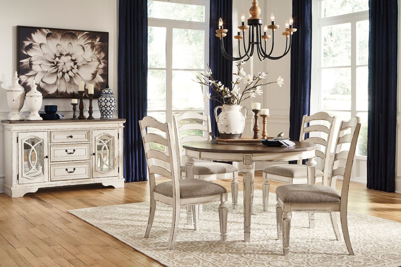 Realyn White Oval Extendable Dining Table D74335
