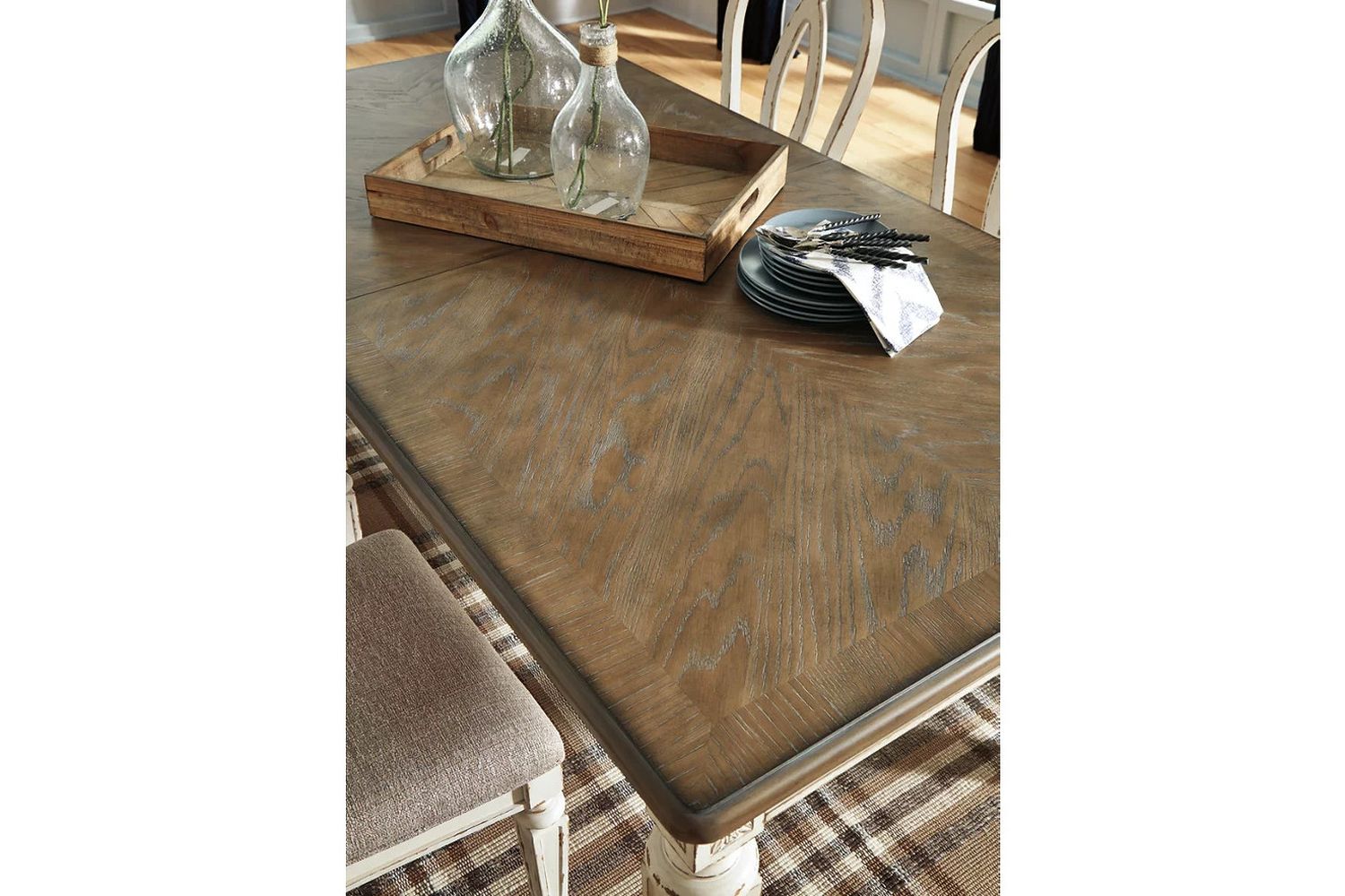 Realyn White Extendable Rectangular Dining Table D74345