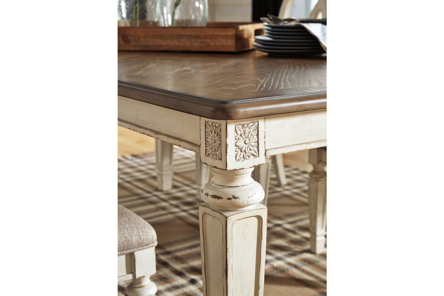 Realyn White Extendable Rectangular Dining Table D74345
