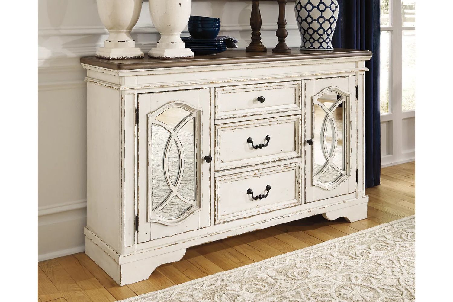 Realyn White Dining Room Server D74360