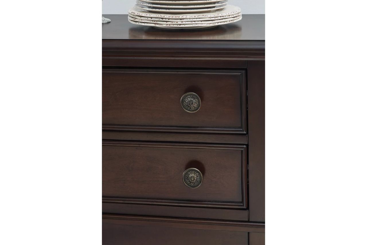 Lavinton Dining Server In Brown D76460