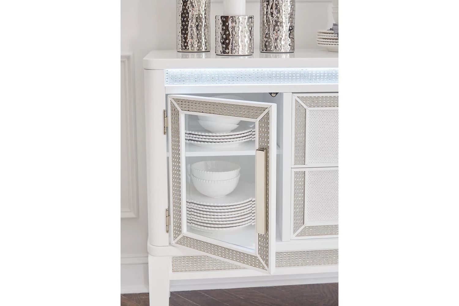 Chalanna Dining Server In White D82260