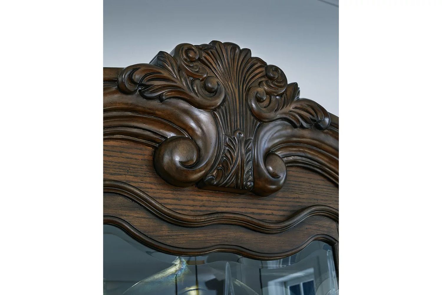 Maylee Dining Buffet and Hutch In Dark Brown D947D1