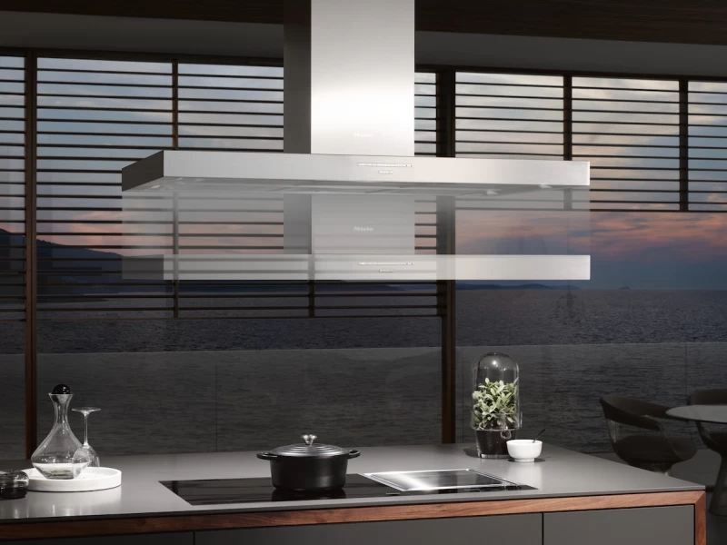 Island décor hood with energy-efficient LED lighting and backlit controls for easy use. DA4248VDPURISTICVARIA