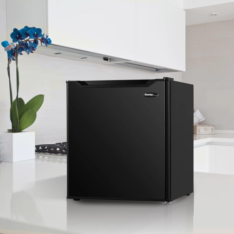 1.6 cu. ft. Compact Fridge DAR016B1BM6