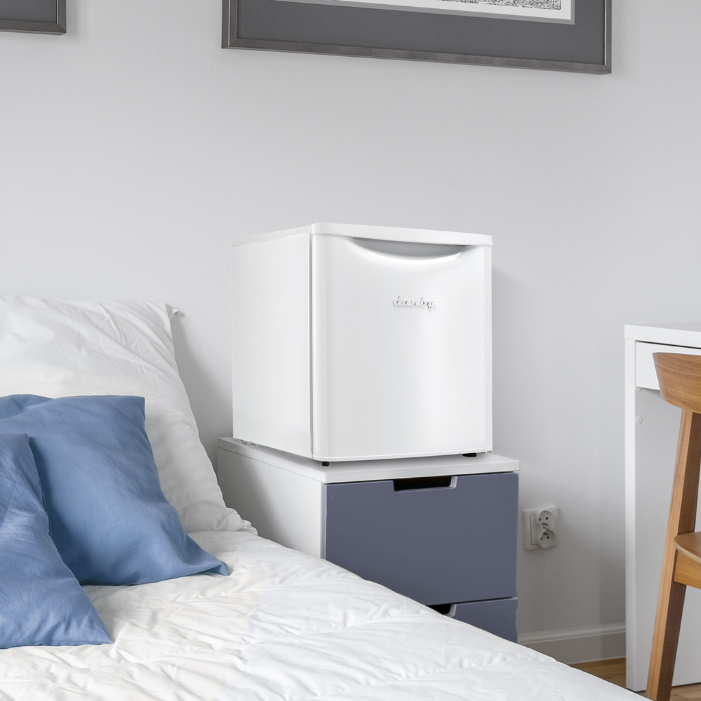 1.7 Cu. Ft. Compact Fridge DAR017A3WDB