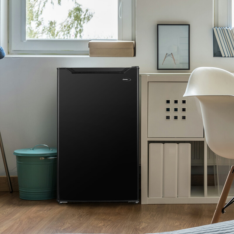 3.2 cu. ft. Compact Fridge DAR032B1BM