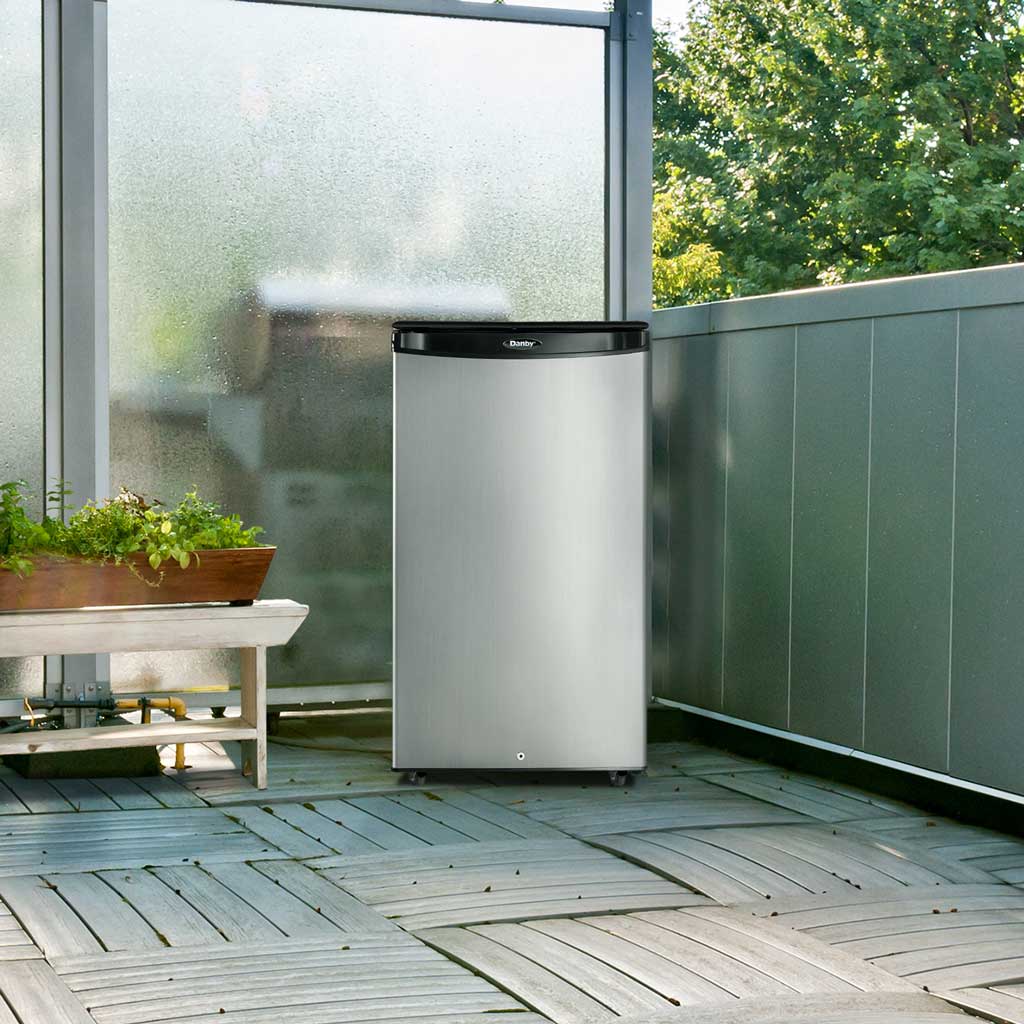 3.3 Cu. Ft. Outdoor Fridge DAR033A1BSLDBO