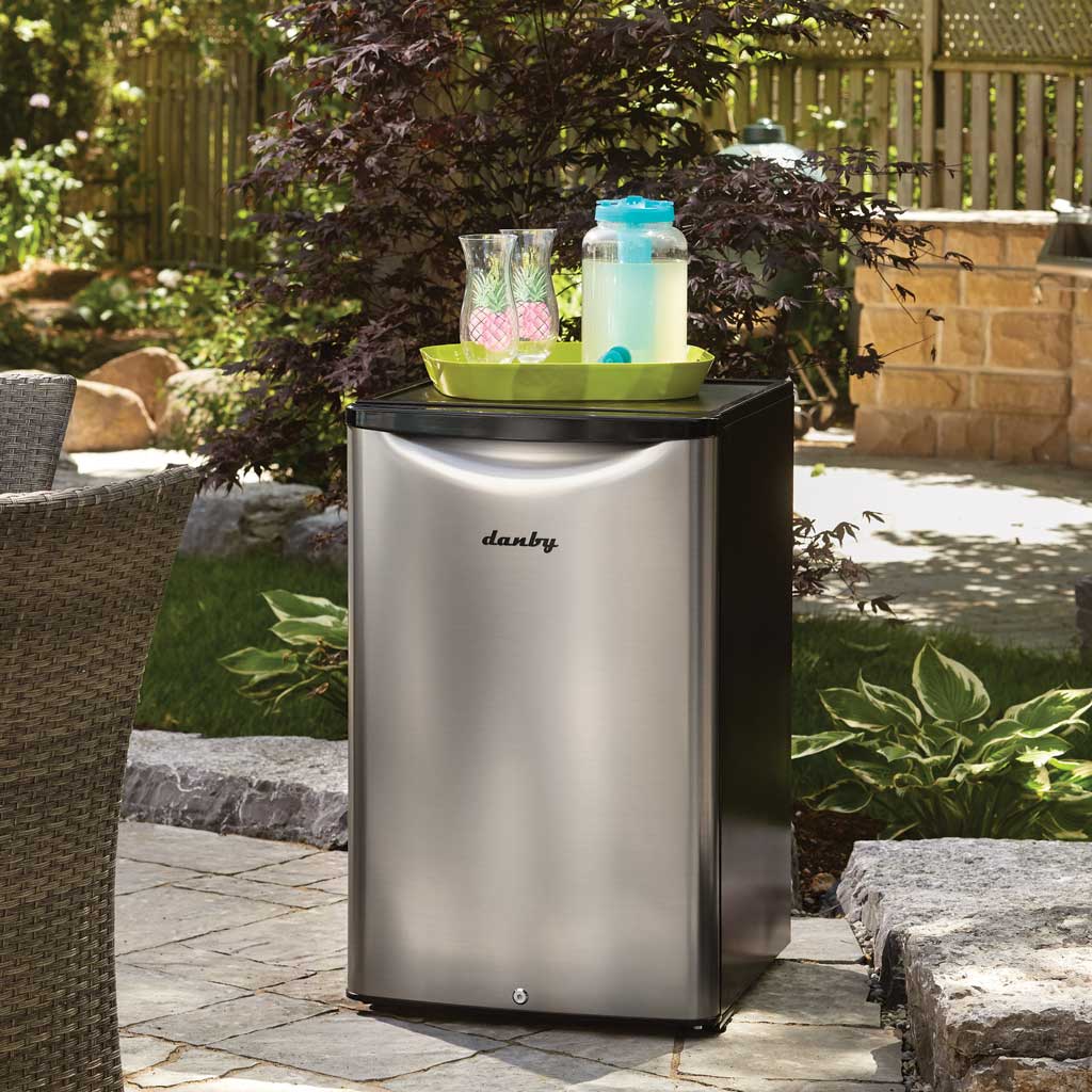 4.4 cu. ft. Outdoor Fridge DAR044A6BSLDBO
