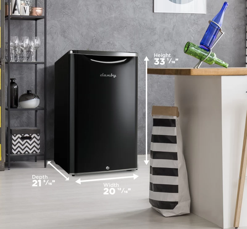 4.4 cu. ft. Retro Compact Fridge DAR044A6MDB6
