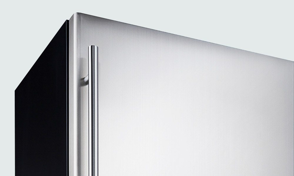 Niagara 24” INTEGRATED ALL REFRIGERATOR. DAR055D1BSSPRUS
