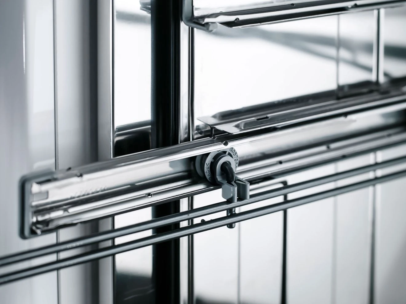 Telescopic rails