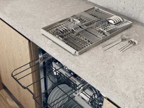 Top cutlery tray
