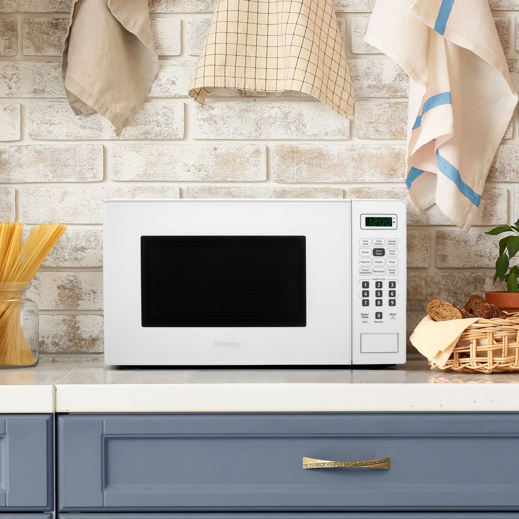 0.7 cu. ft. Countertop Microwave in White view 4