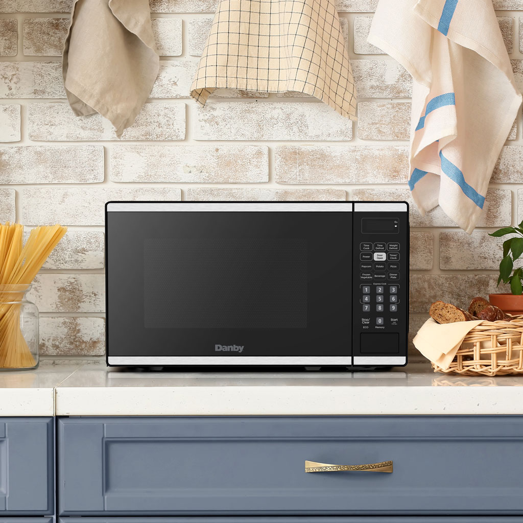 0.7 cu. ft. Countertop Microwave in Black and Stainless Steel view 4