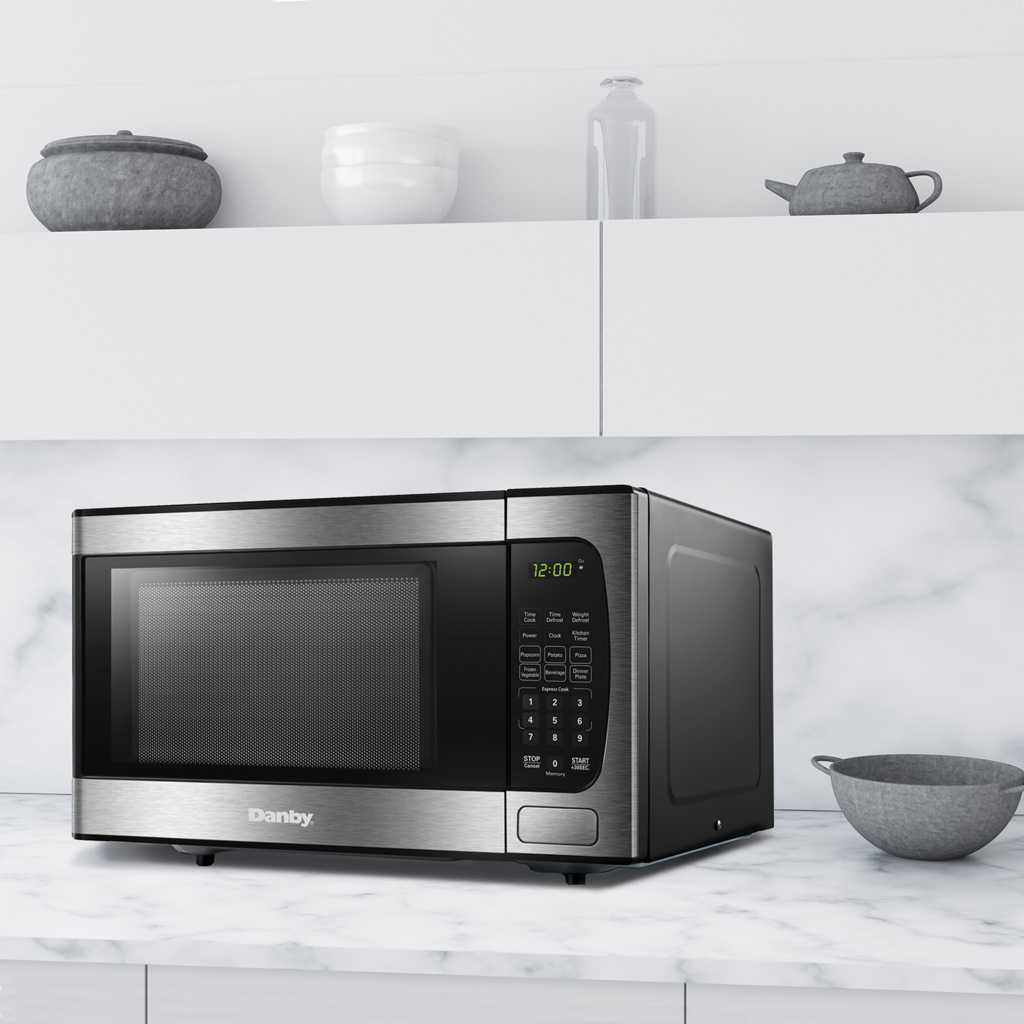 0.9 cu. ft. Countertop Microwave DBMW0924BBS