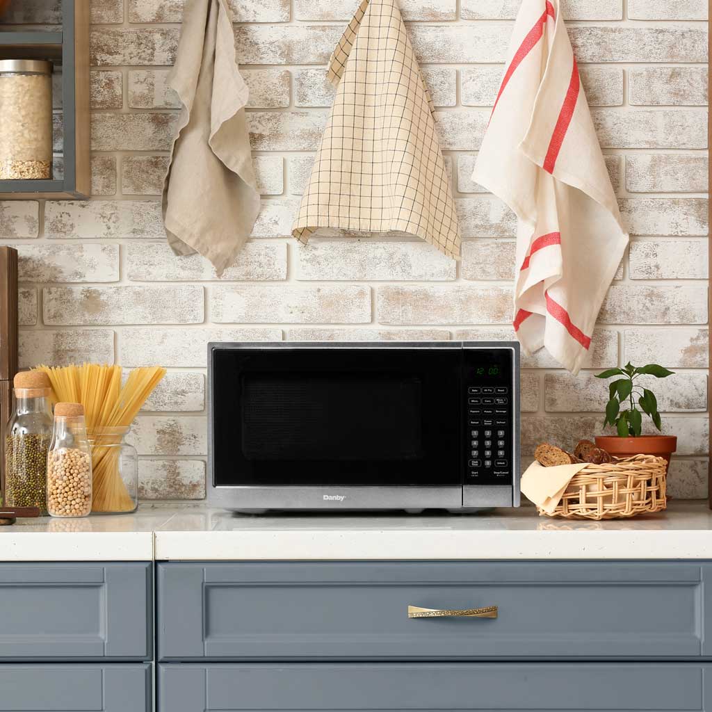 1.3 cu. ft. Countertop Microwave in Stainless Steel DBMW1361ABSS
