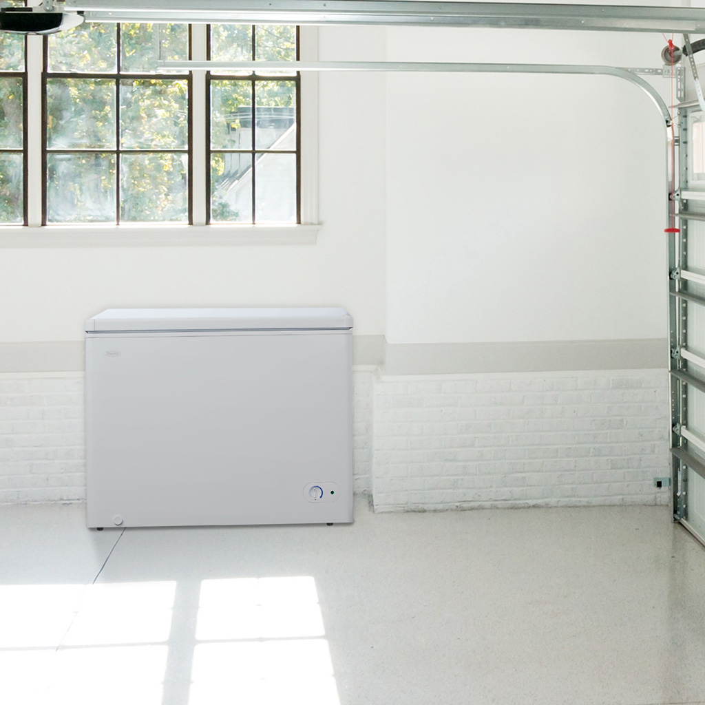 7.2 cu. ft. Chest Freezer DCF072A3WDB