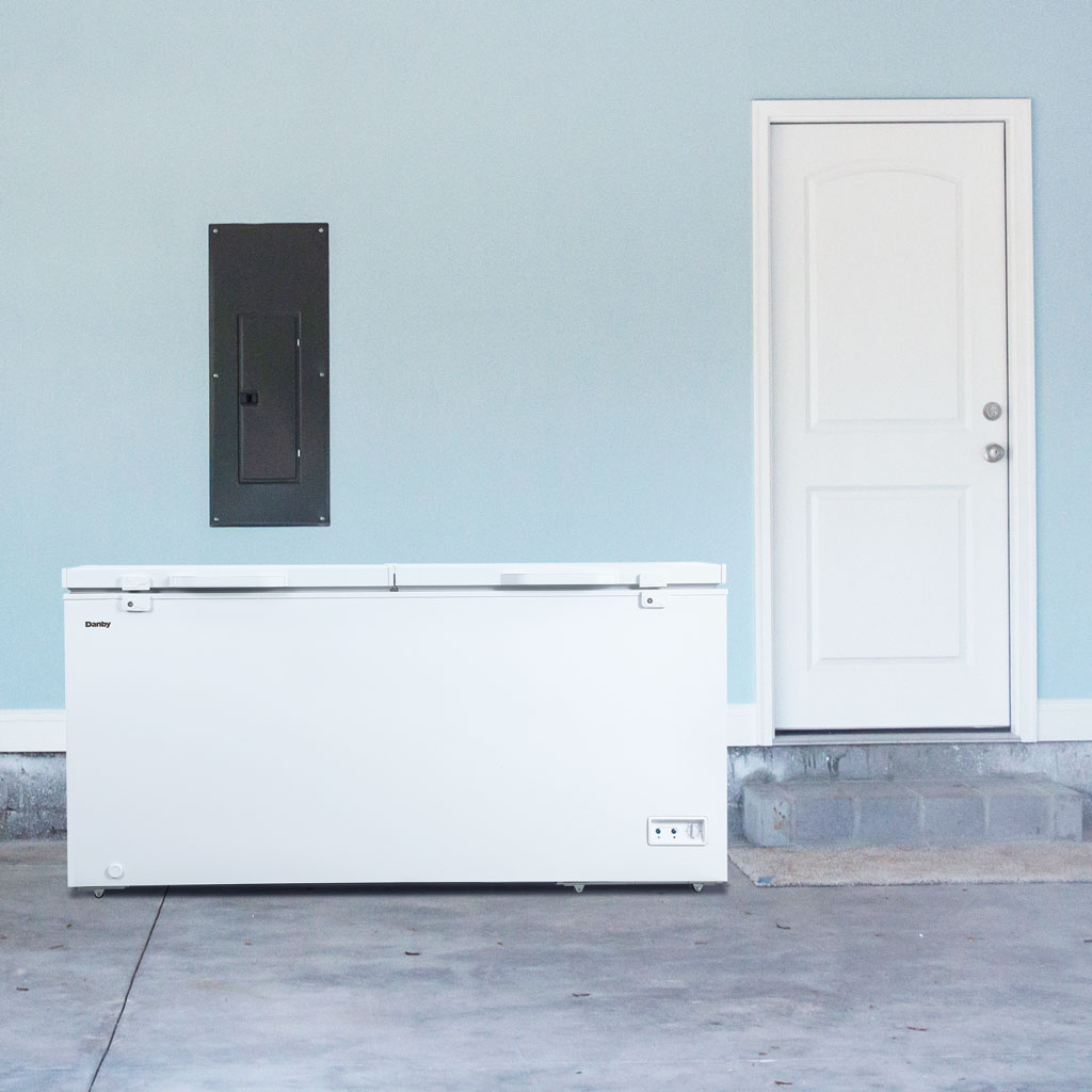 17.1 cu. ft. Chest Freezer 2 Door DCFM171A1WDB