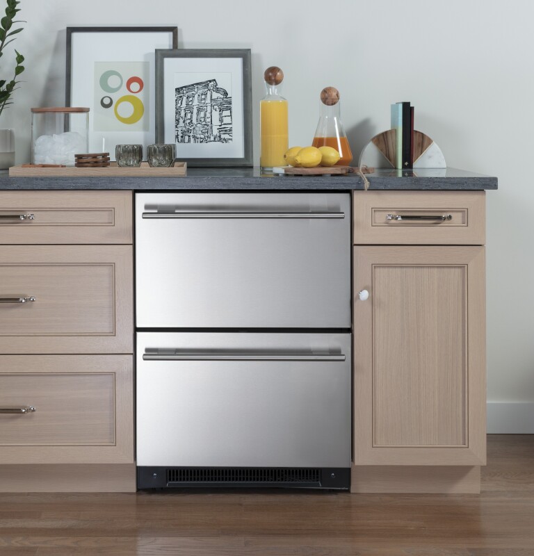 5.4 Cu. Ft. Built-In Dual-Drawer Refrigerator5.4 Cu. Ft. Built-In Dual-Drawer Refrigerator DD410RS