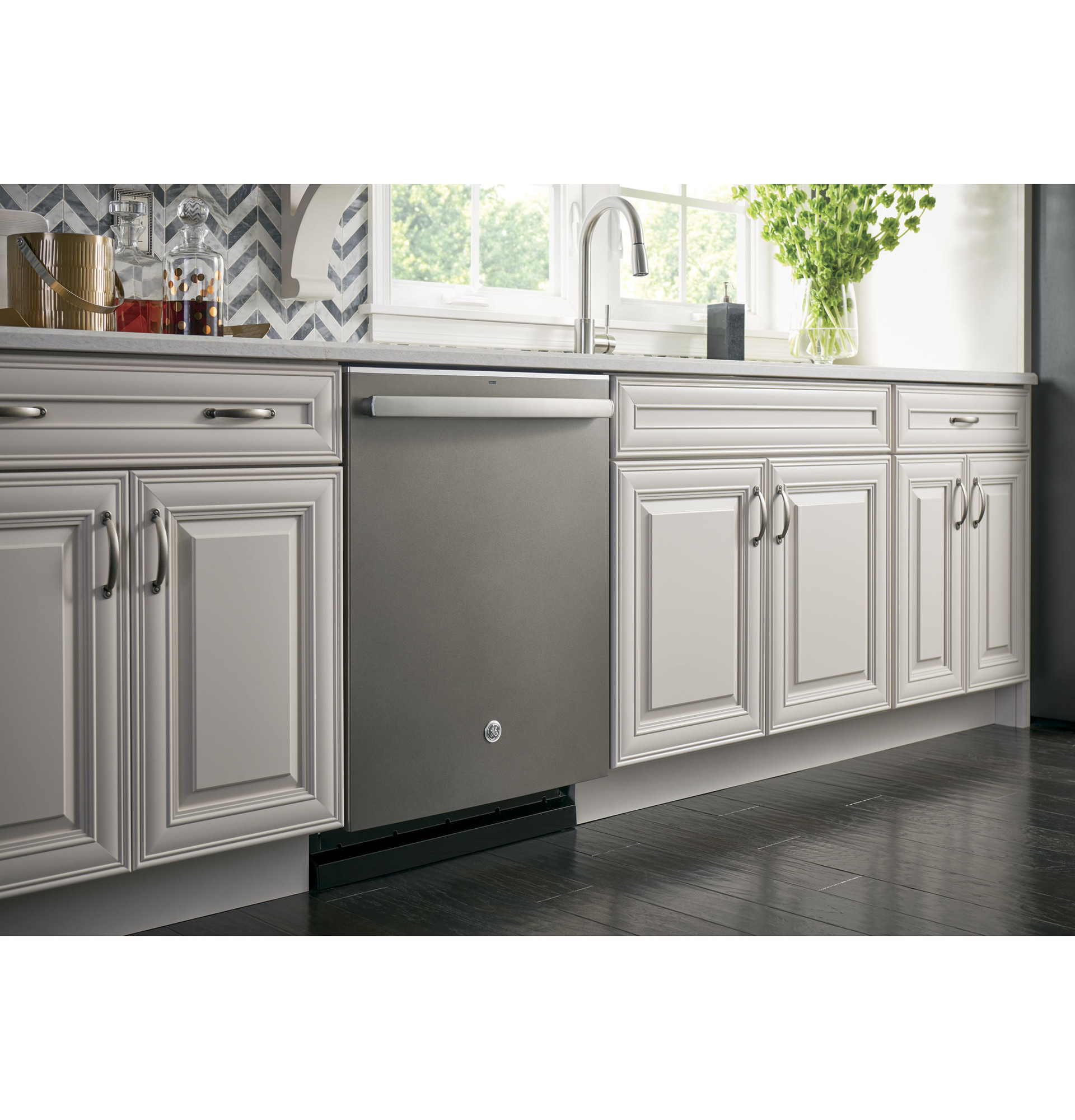 series by GE Stainless Steel Interior Dishwasher with Hidden Controls DDT595SMJES