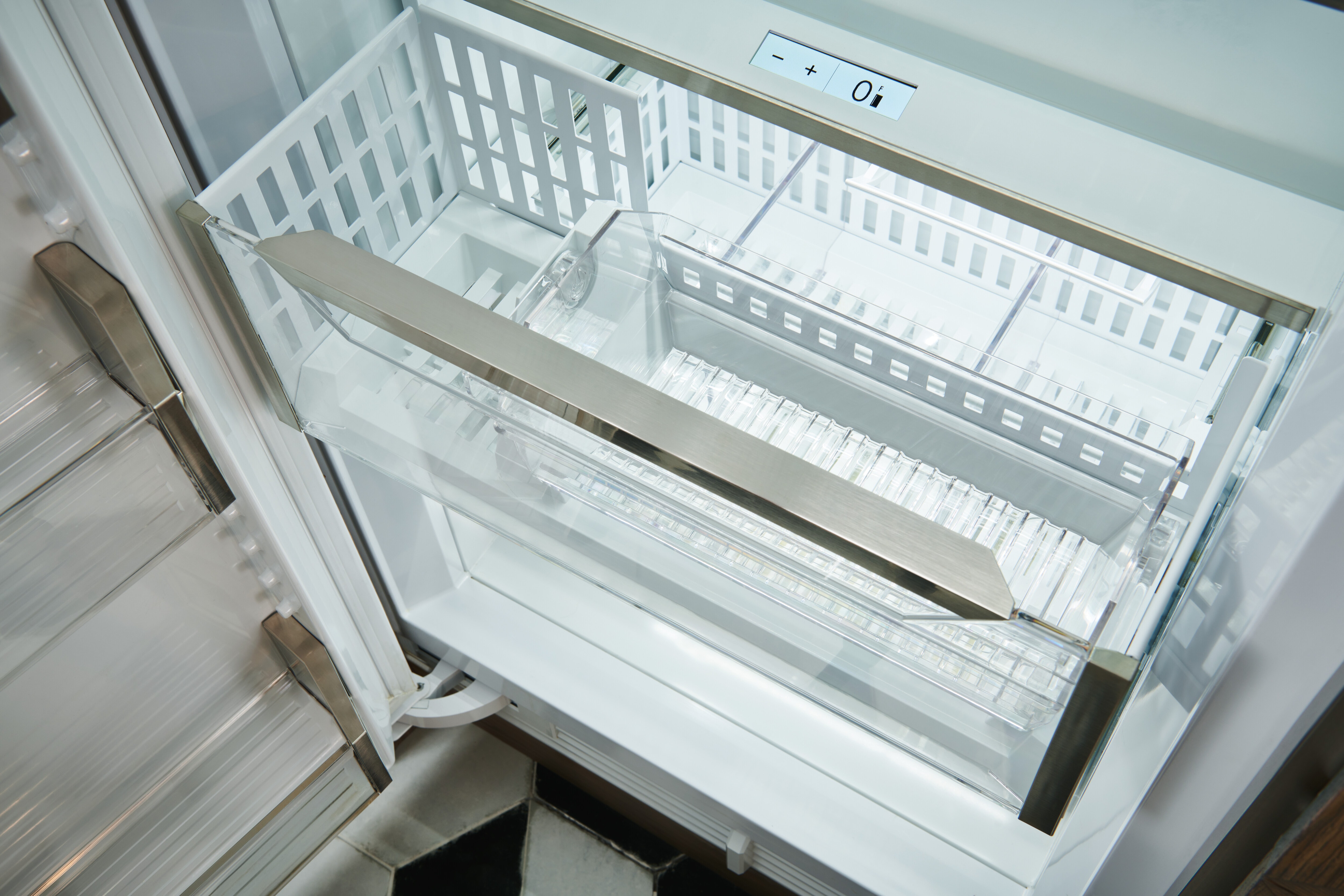 30" Designer Column Freezer with Ice Maker - Right Hinge DEC3050FIR