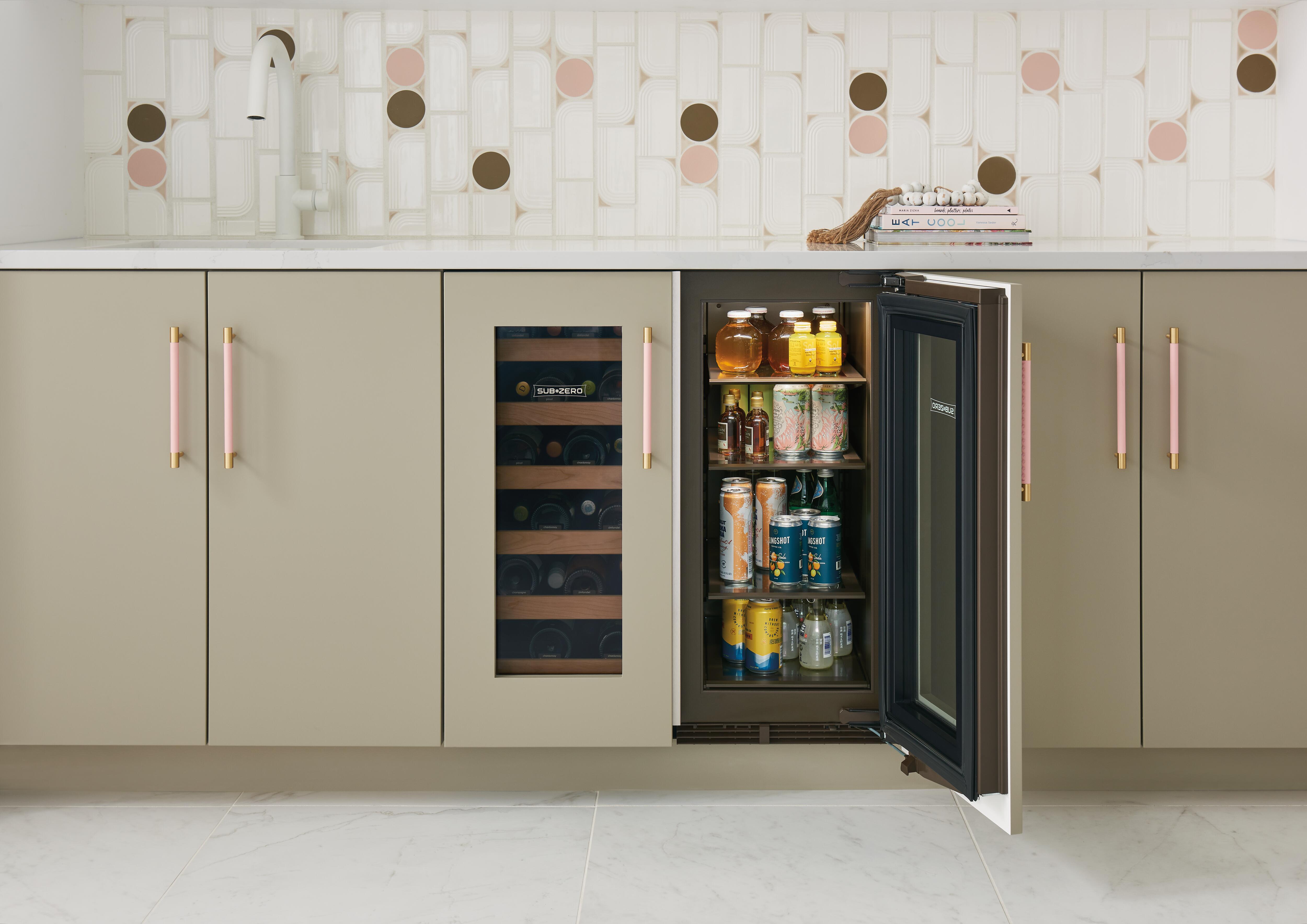 15" Designer Undercounter Beverage Center with Solid Door - Panel Ready DEU1550BL