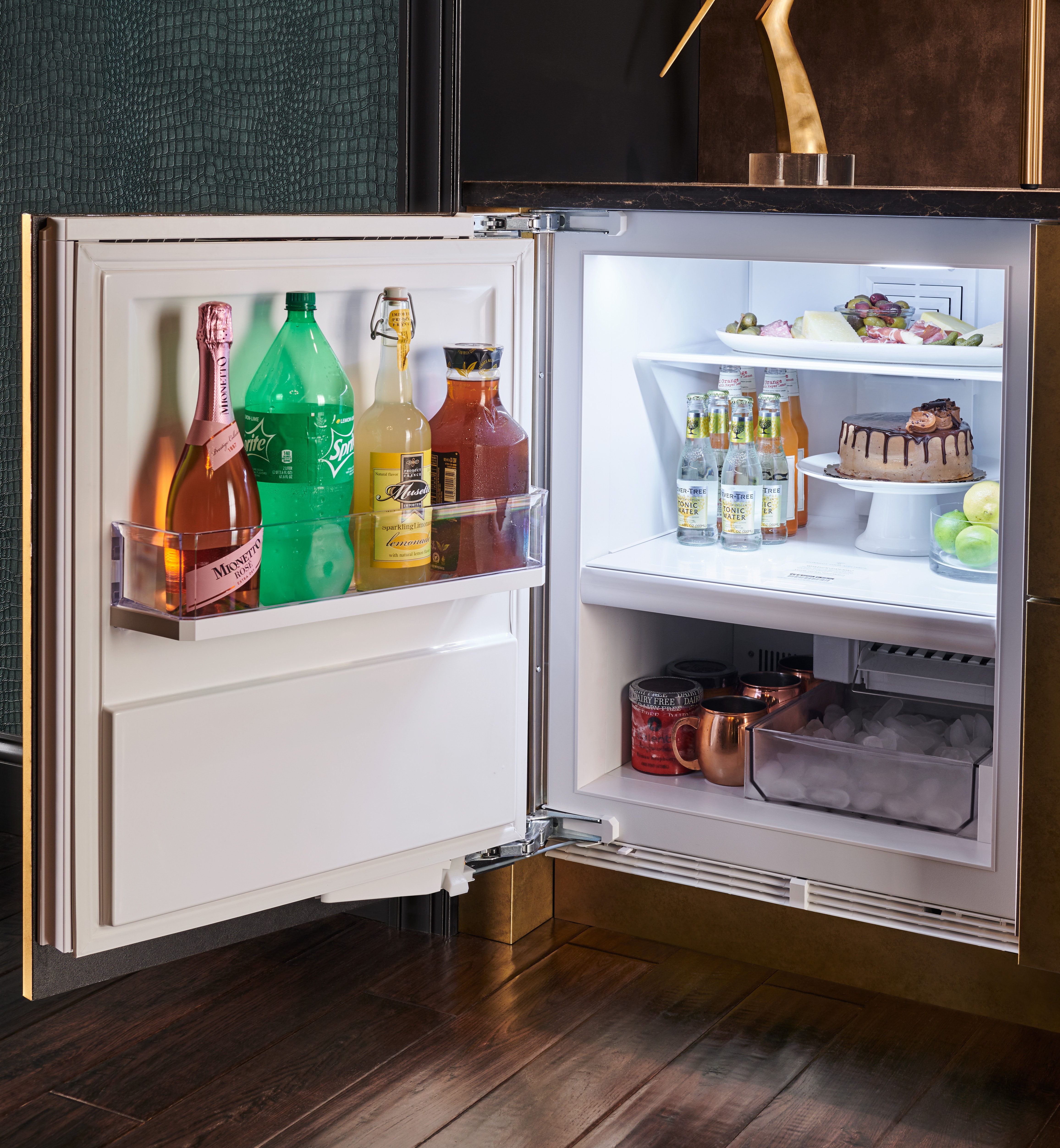 24" Designer Undercounter Refrigerator/Freezer with Ice Maker – Panel Ready DEU2450CIL