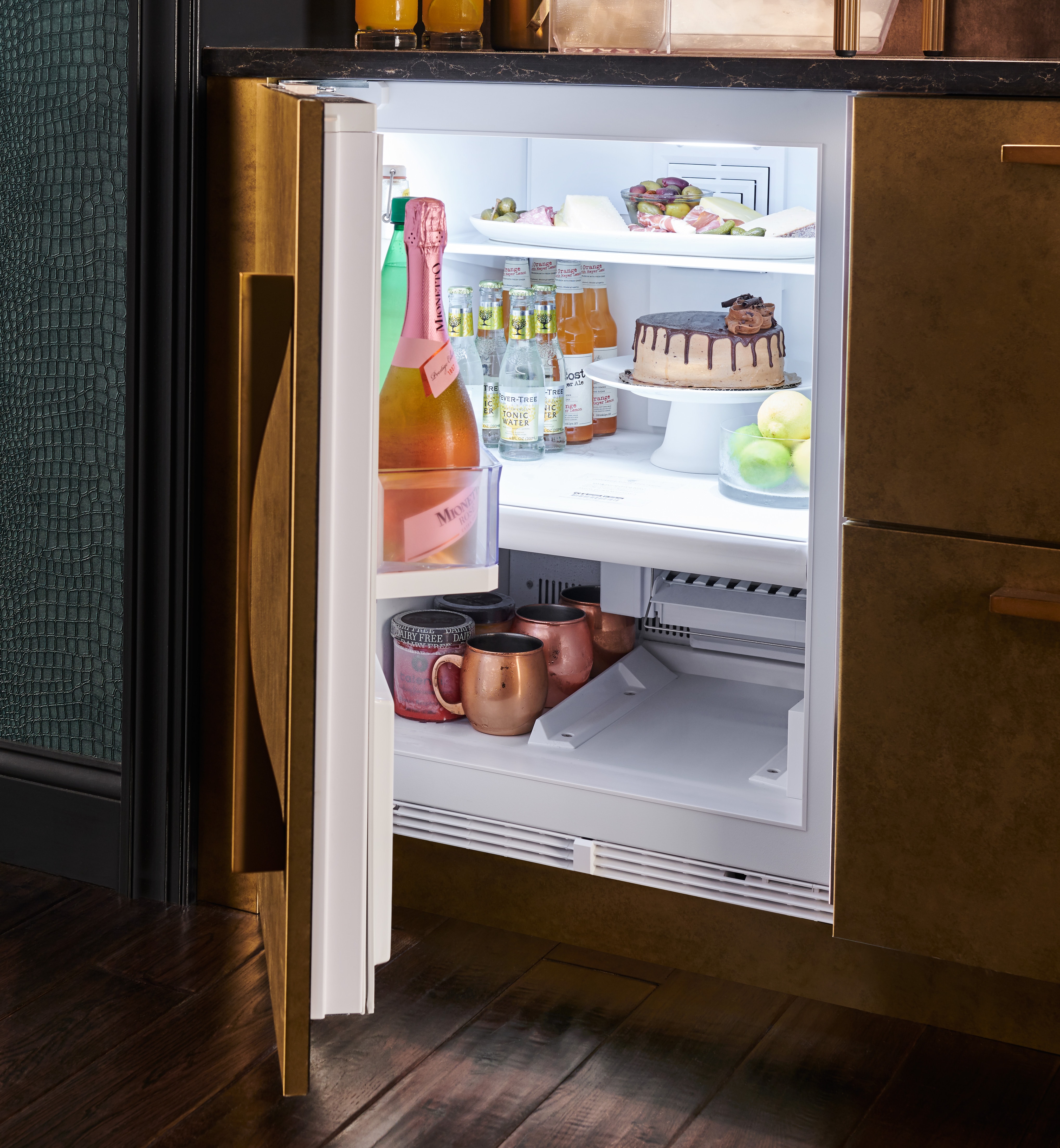 24" Designer Undercounter Refrigerator/Freezer with Ice Maker – Panel Ready DEU2450CIR