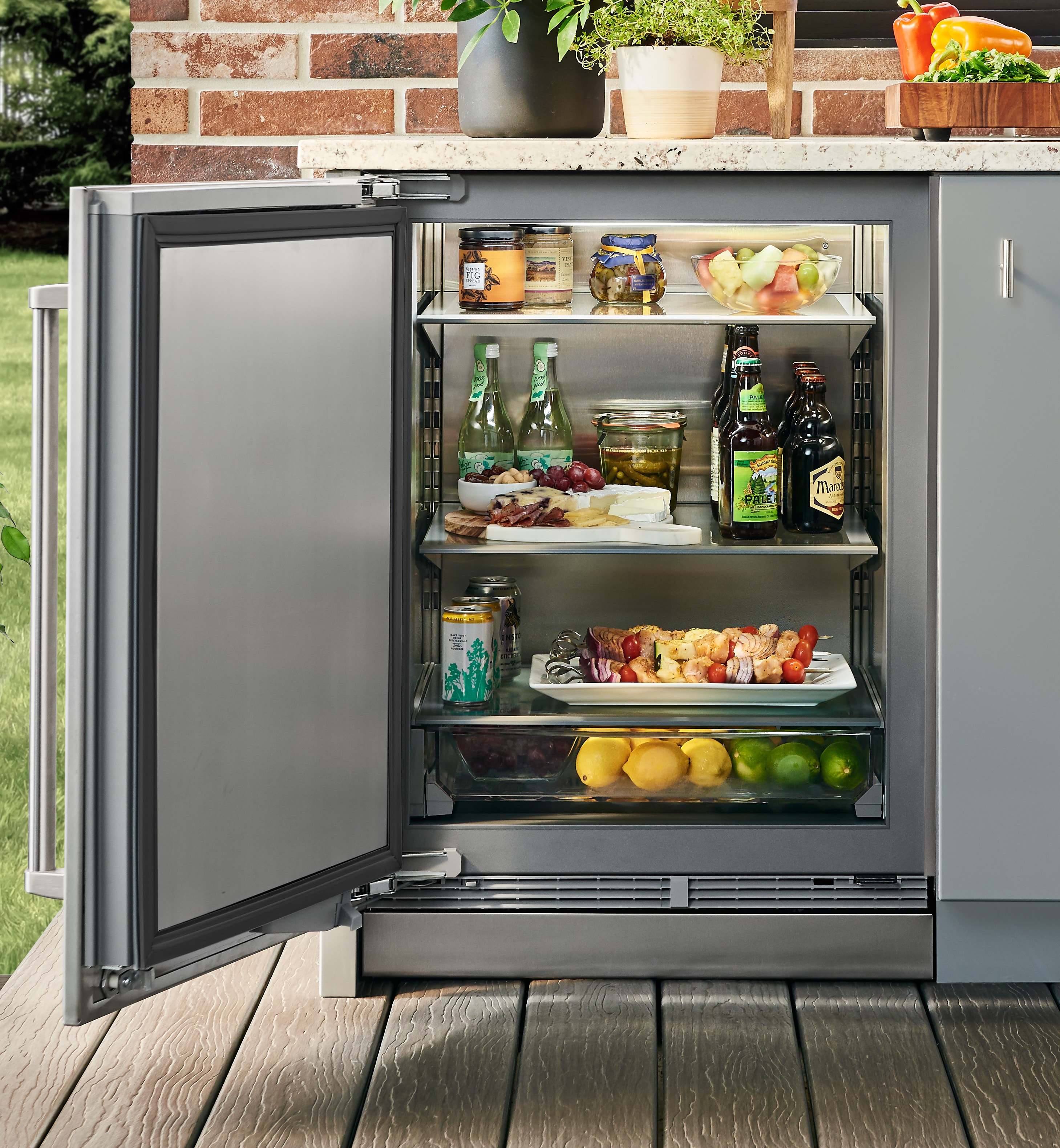 24" Outdoor Undercounter Refrigerator – Panel Ready DEU2450ROL