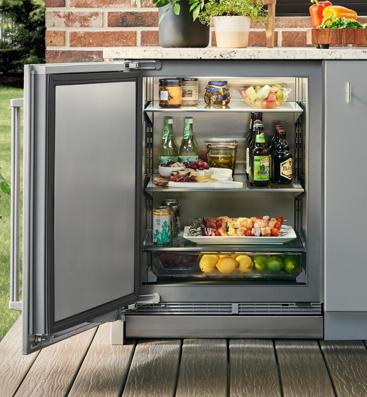 24" Outdoor Undercounter Refrigerator – Panel Ready DEU2450ROR