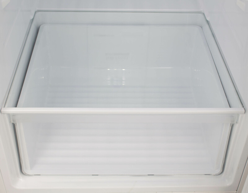12.1 CF Refrigerator, Frost Free, Crisper with Cover,Electronic Thermostat DFF121C1WDBR