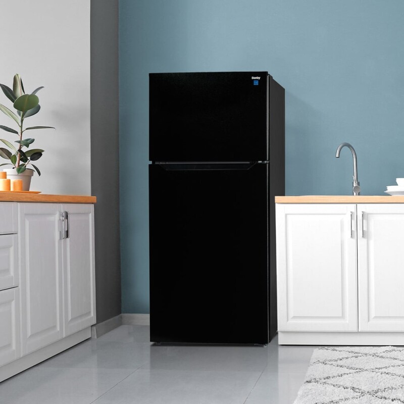 27” 14.2 Cu. Ft. Refrigerator Top Freezer Frost-free DFF142E1BDB
