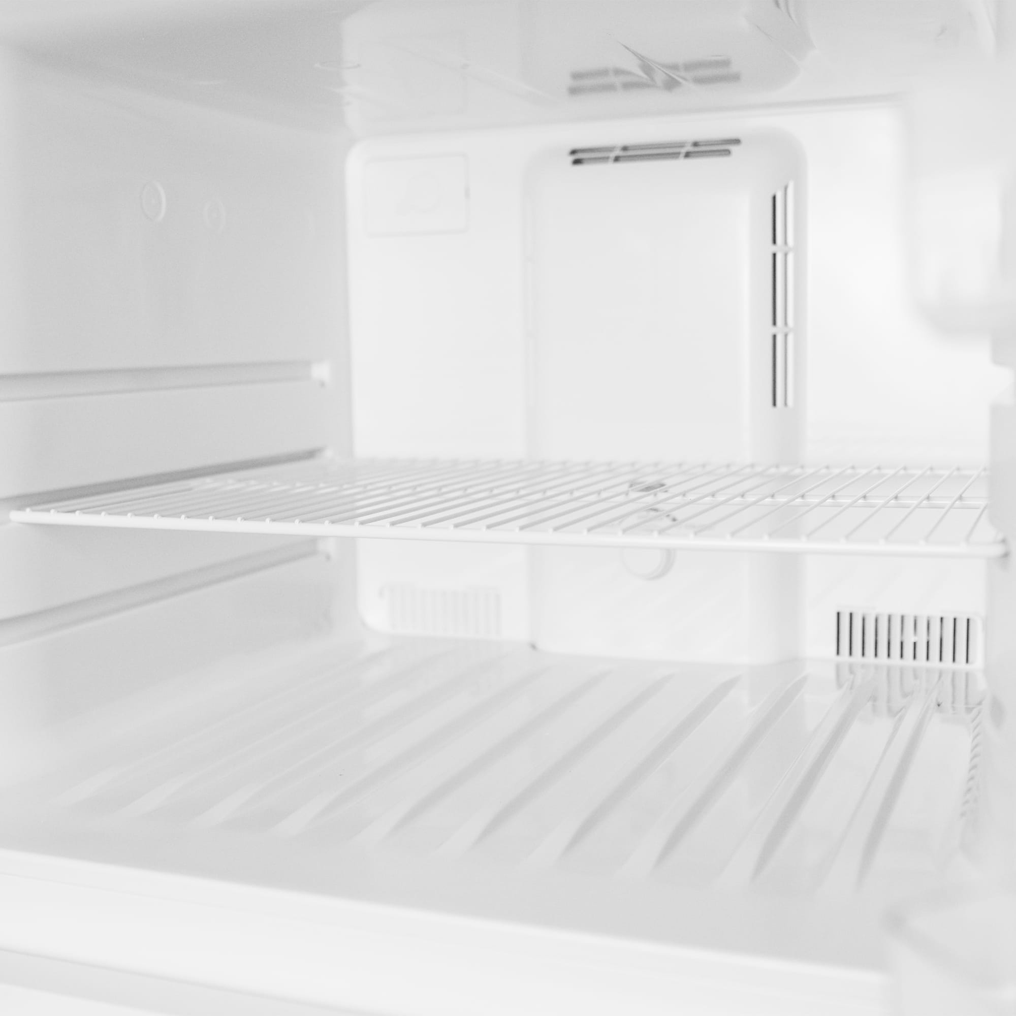 18 Cu. Ft. Top Mount Refrigerator Look DFF176B1SLDB