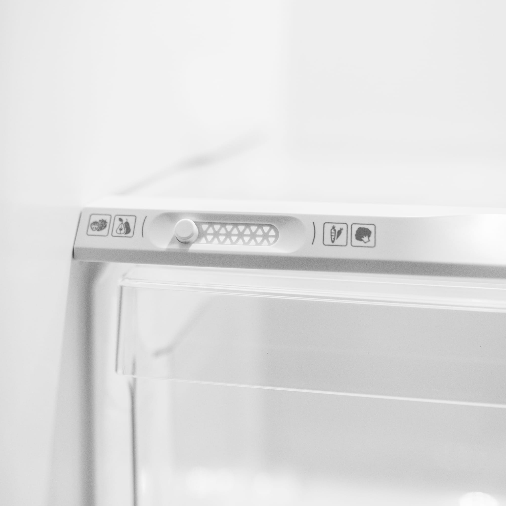 18 Cu. Ft. Top Mount Refrigerator Look DFF176B1SLDB