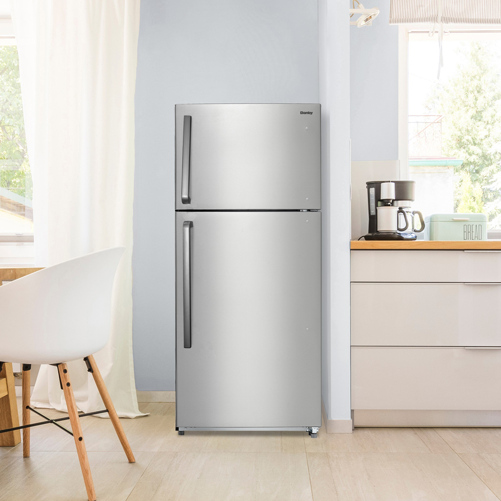 18.1 cu. ft. Apartment Size Fridge Top Mount DFF180E2SSDB