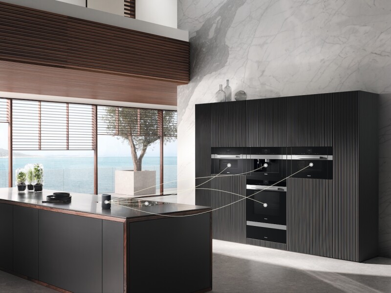 24" Compact Combi‑Steam Oven XL for steam cooking, baking, roasting with roast probe + menu cooking. DGC7640AM
