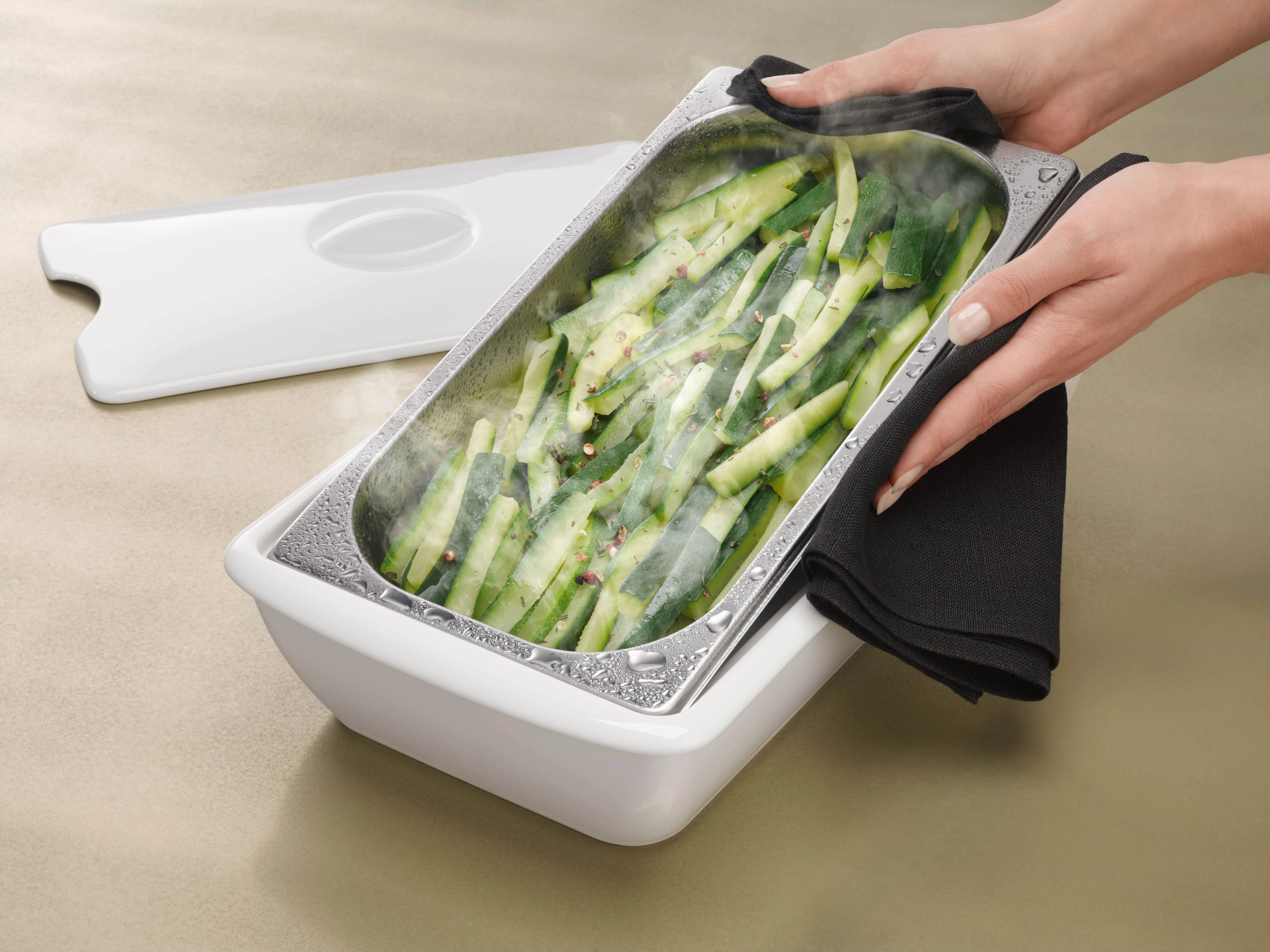 Serving dish for steam oven pan Food served in style, enjoyed hot. DGSE1