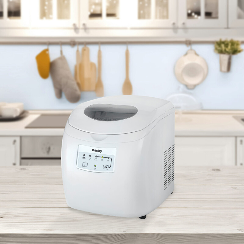 25 Lbs. Countertop Ice Maker DIM2500WDB