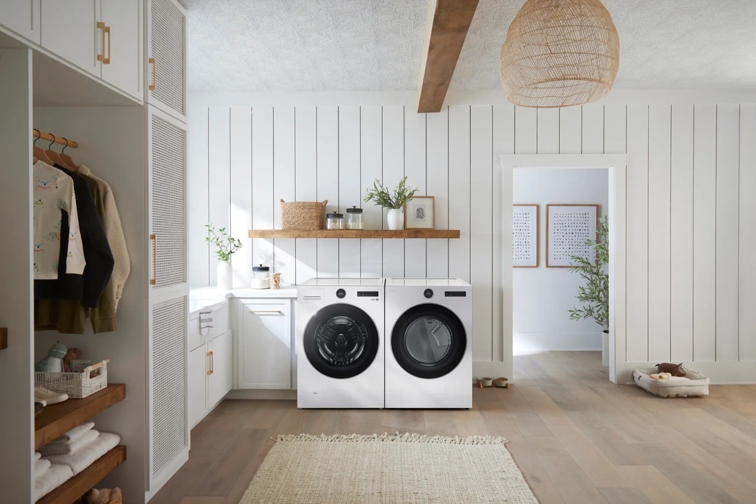 7.4 Cu. Ft. Ultra Large Capacity Smart Front Load Gas Dryer With Turbosteam® & Built-in Intelligence DLGX6701W
