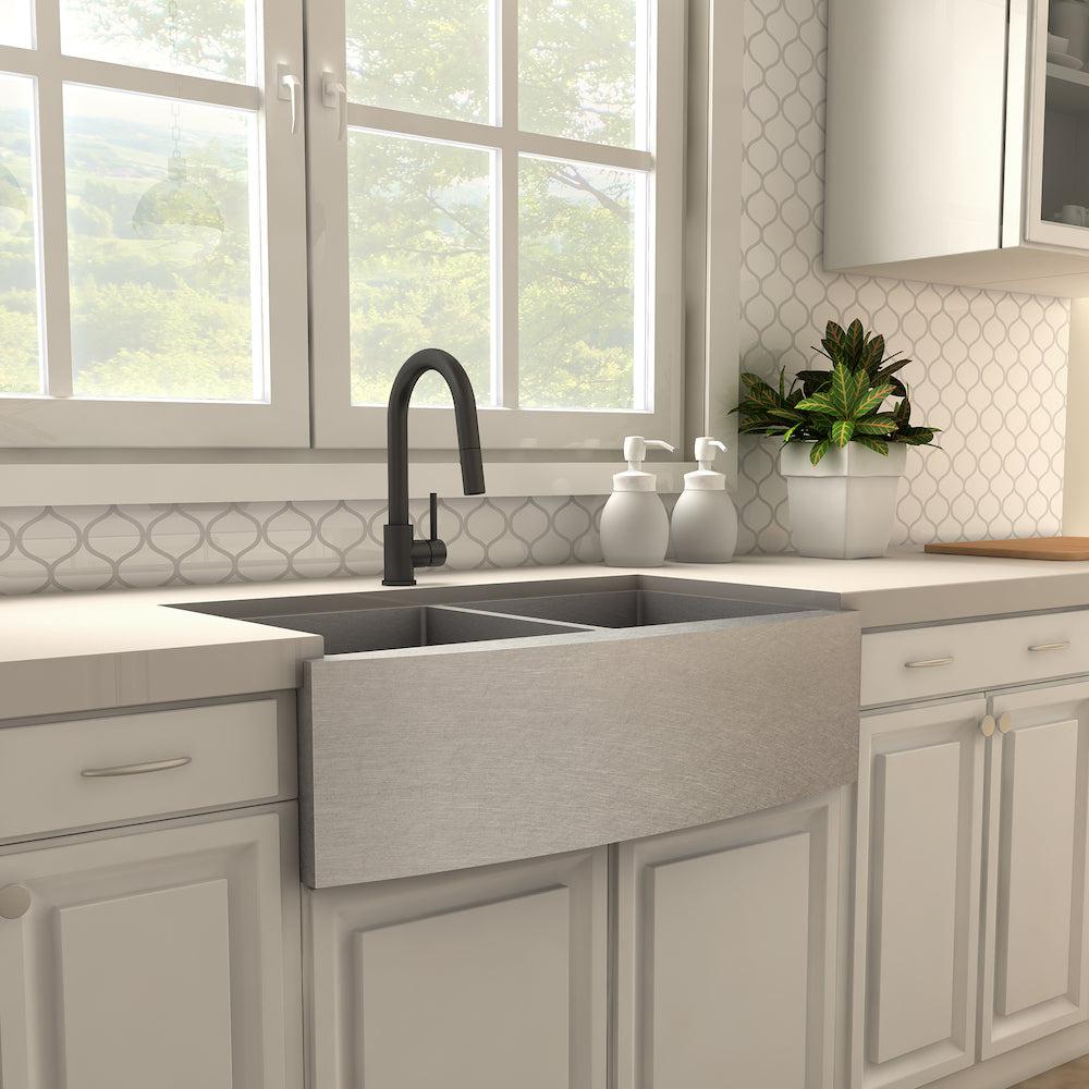 Autograph Edition Dante Pull Down Single Handle Kitchen Faucet In Matte Black DNTKFMB