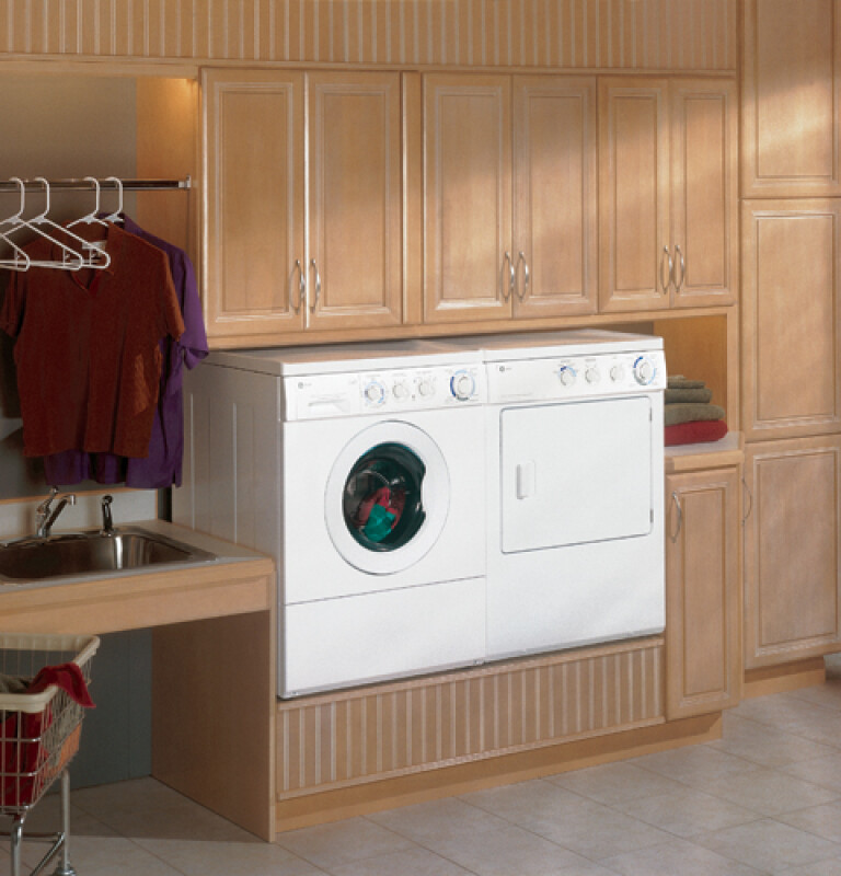 5.7 Cu. Ft. Extra-Large Capacity Frontload Gas Dryer DPXH46GFWW