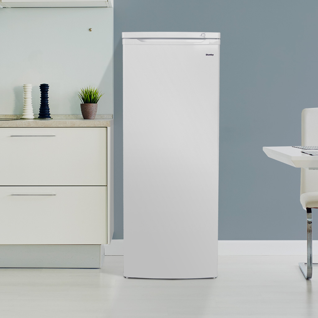 6.0 Cu. Ft. Upright Freezer DUFM060B1WDB
