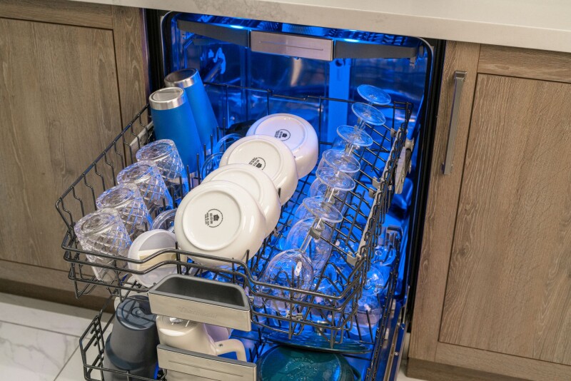 Sapphire® Dishwasher 24'' Custom Panel Ready DWHD660EPR