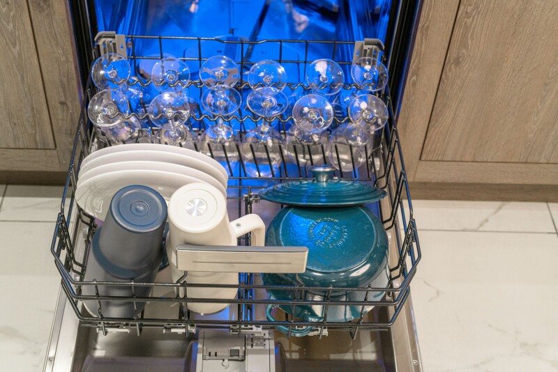 Sapphire® Dishwasher 24'' Custom Panel Ready DWHD660EPR